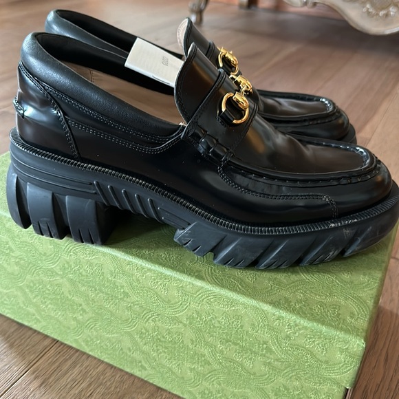 Gucci lug sole women’s loafers size 42. Excellent condition. Black Nappa - Picture 2 of 8